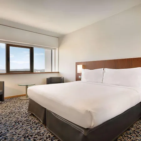 Hotel Ramada By Wyndham Lisbon