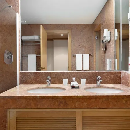 Ramada By Wyndham Hotel Lisboa