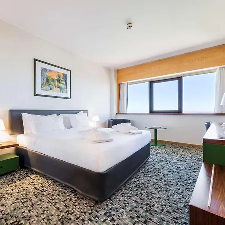 Ramada By Wyndham Hotel Lisbon