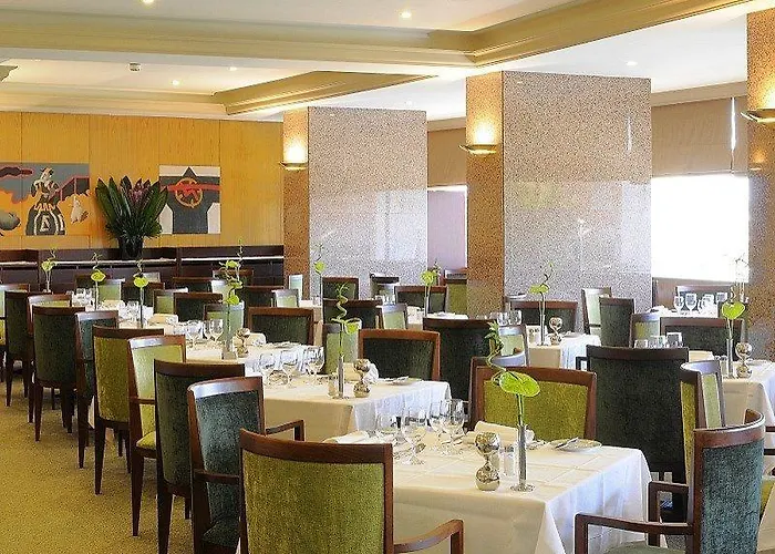 酒店 Ramada By Wyndham 4*