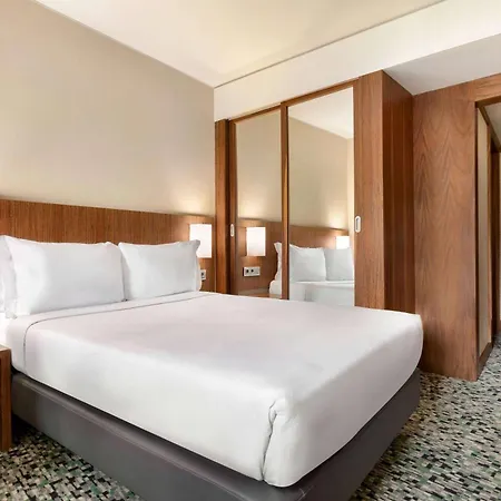 Ramada By Wyndham 4* 리스본