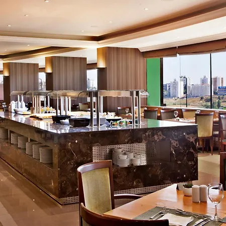 Ramada By Wyndham 호텔 4*