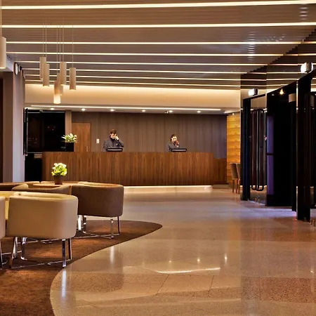 Ramada By Wyndham 호텔