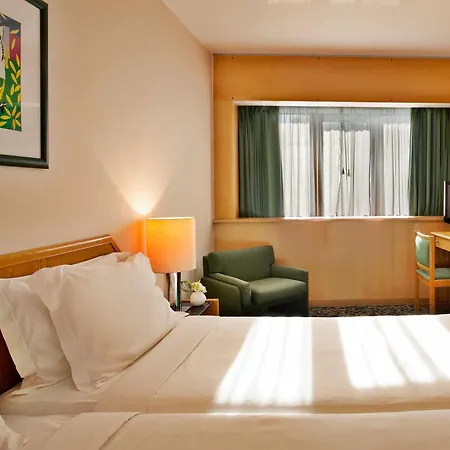 Ramada By Wyndham 호텔 4*