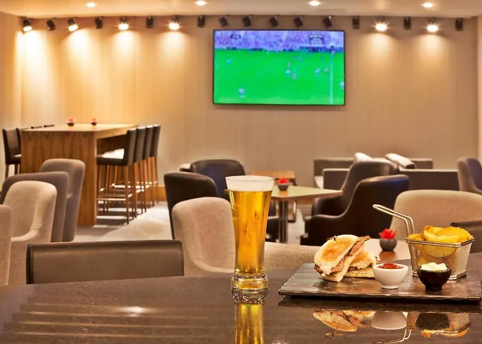 Ramada By Wyndham Отель