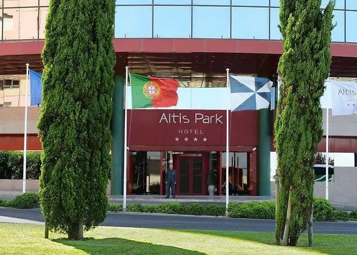 Ramada By Wyndham Отель 4*