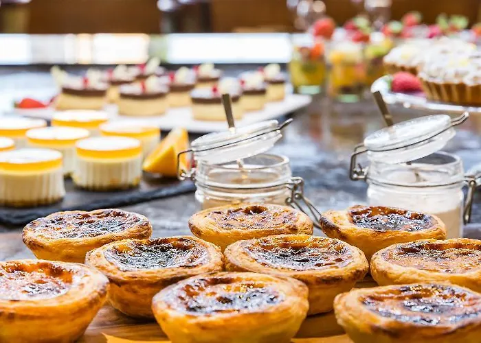 Ramada By Wyndham Отель