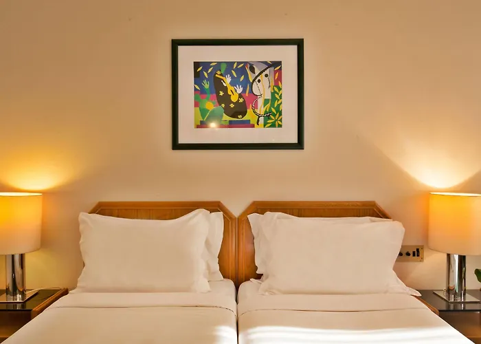 Ramada By Wyndham Отель