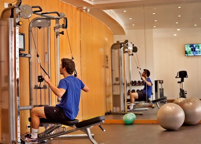 Отель Ramada By Wyndham Лиссабон